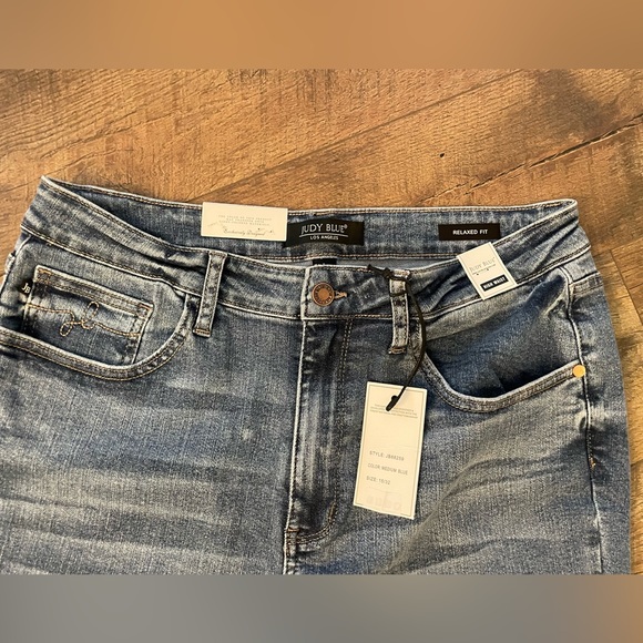 NWT! Judy Blue High Waist Relaxed Fit Skinny Jean. Size 15/32. - Picture 6 of 14
